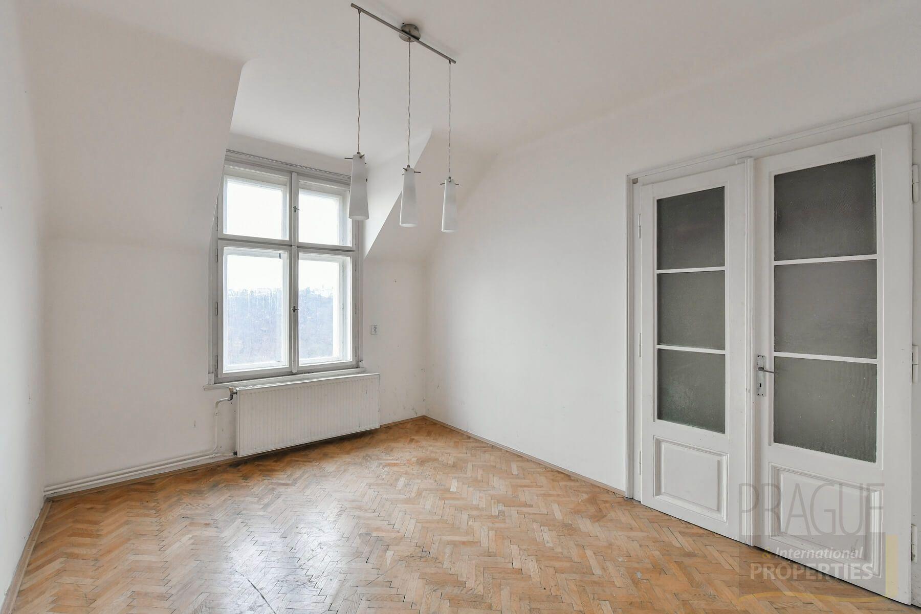 Slunný byt 3+1, balkon, Praha 5, Smíchov