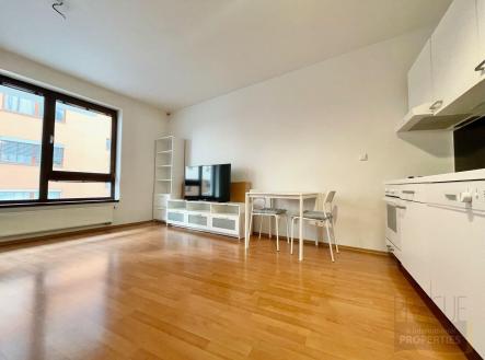 Pronájem bytu, 2+kk, 66 m²