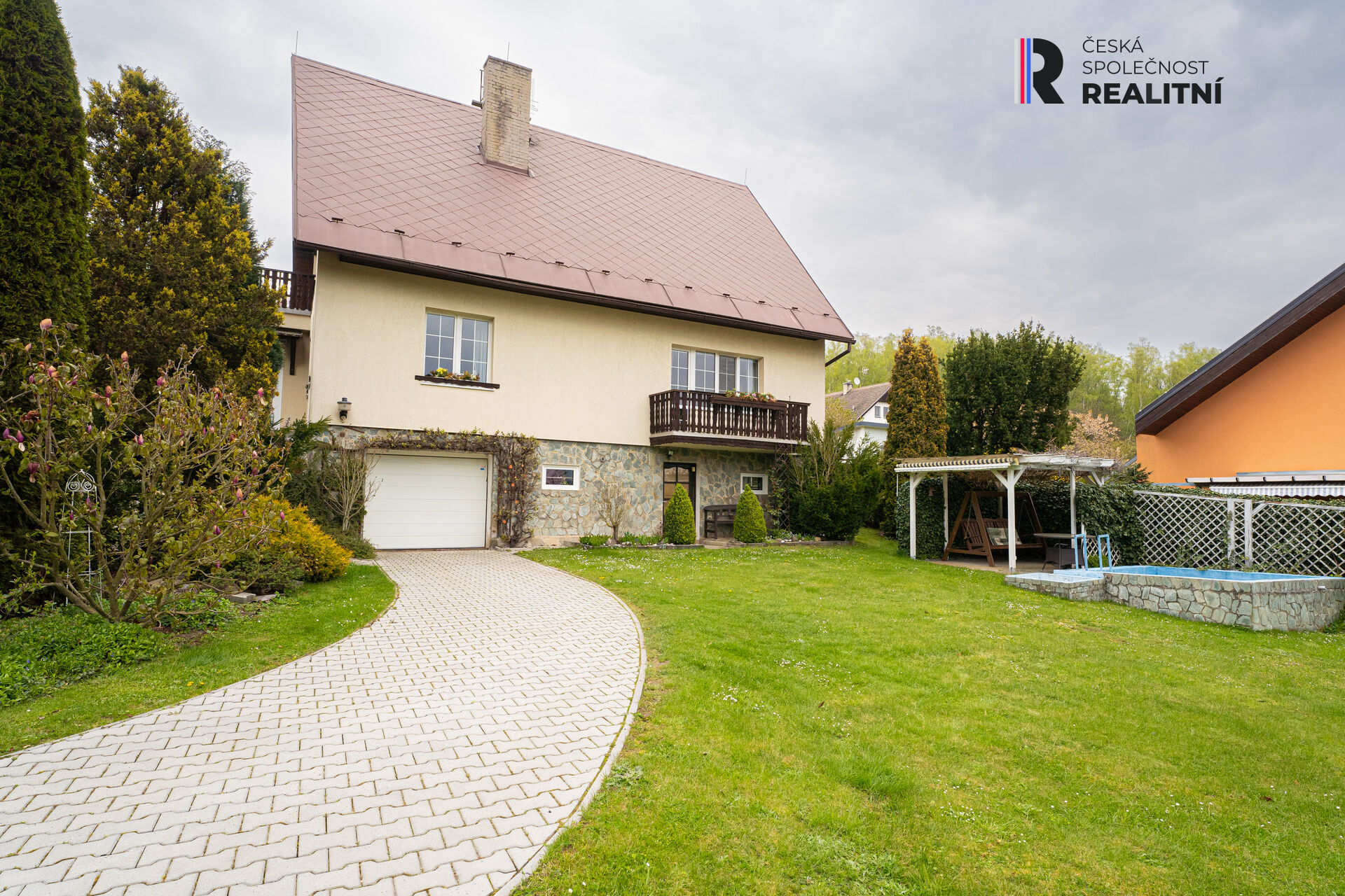 Prostorný rodinný dům s garáží a zahradou (908m²) v Lesově