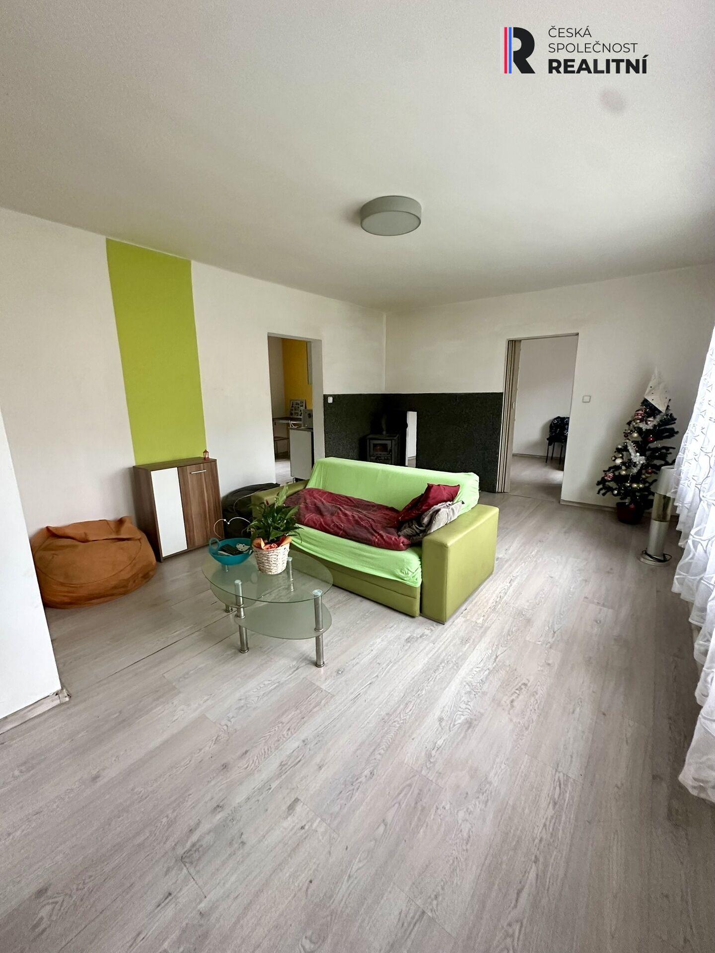 Prodej plně podsklepeného rodinného domu se zahradou v Dasnicích