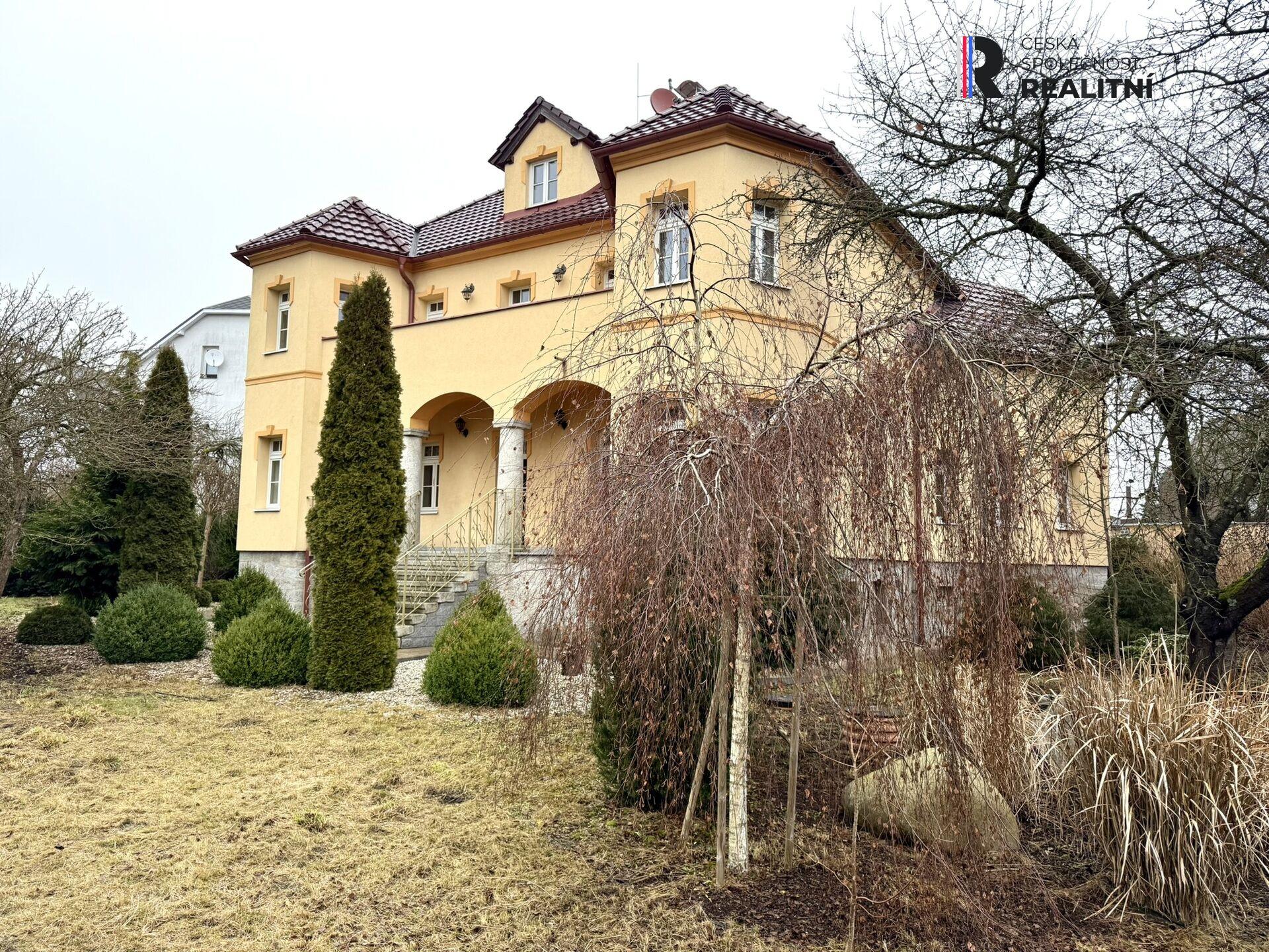 Prodej reprezentativní vily po kompletní rekonstrukci – Chodov, ul. Nejdecká