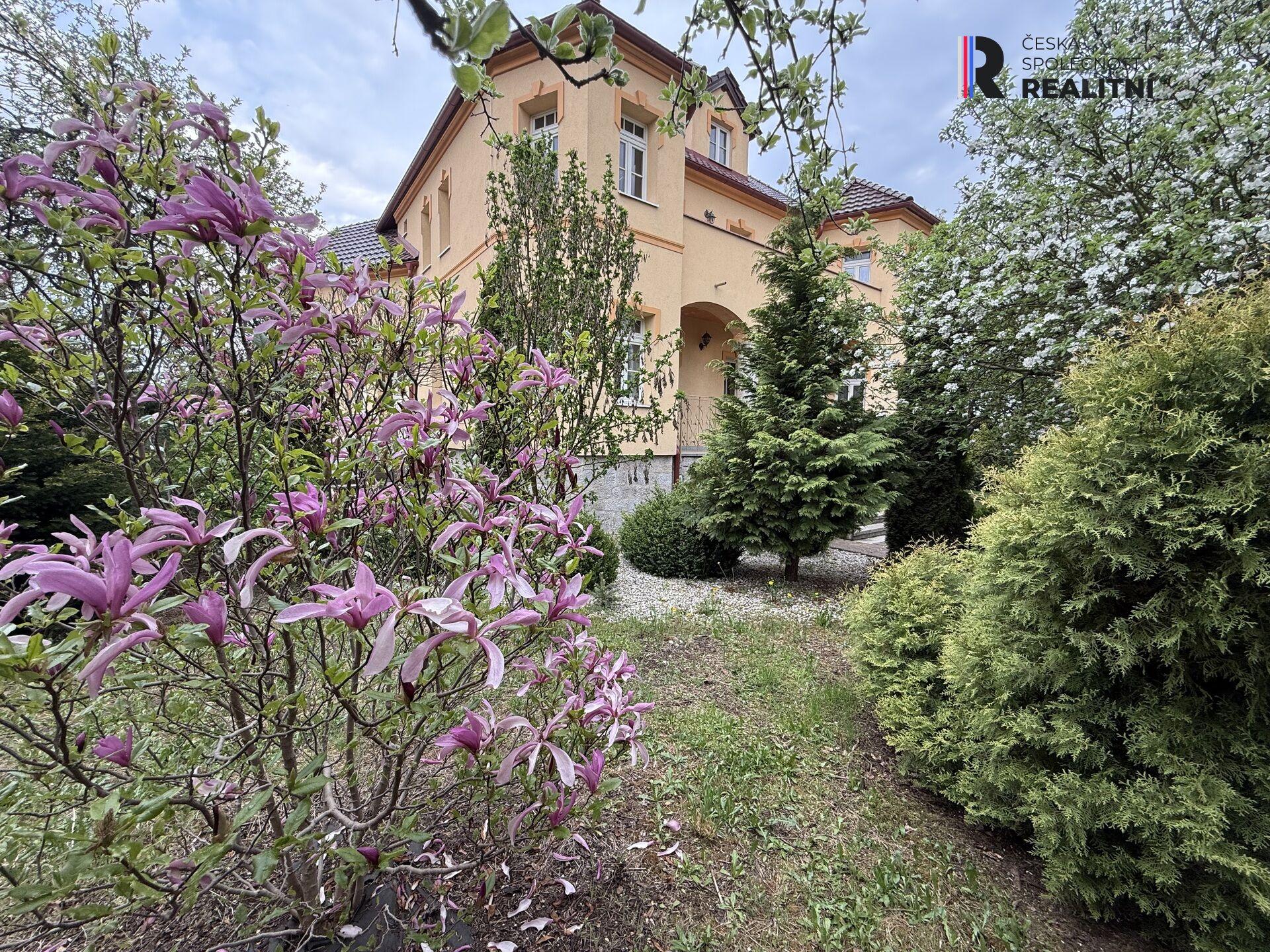 Prodej reprezentativní vily po kompletní rekonstrukci – Chodov, ul. Nejdecká