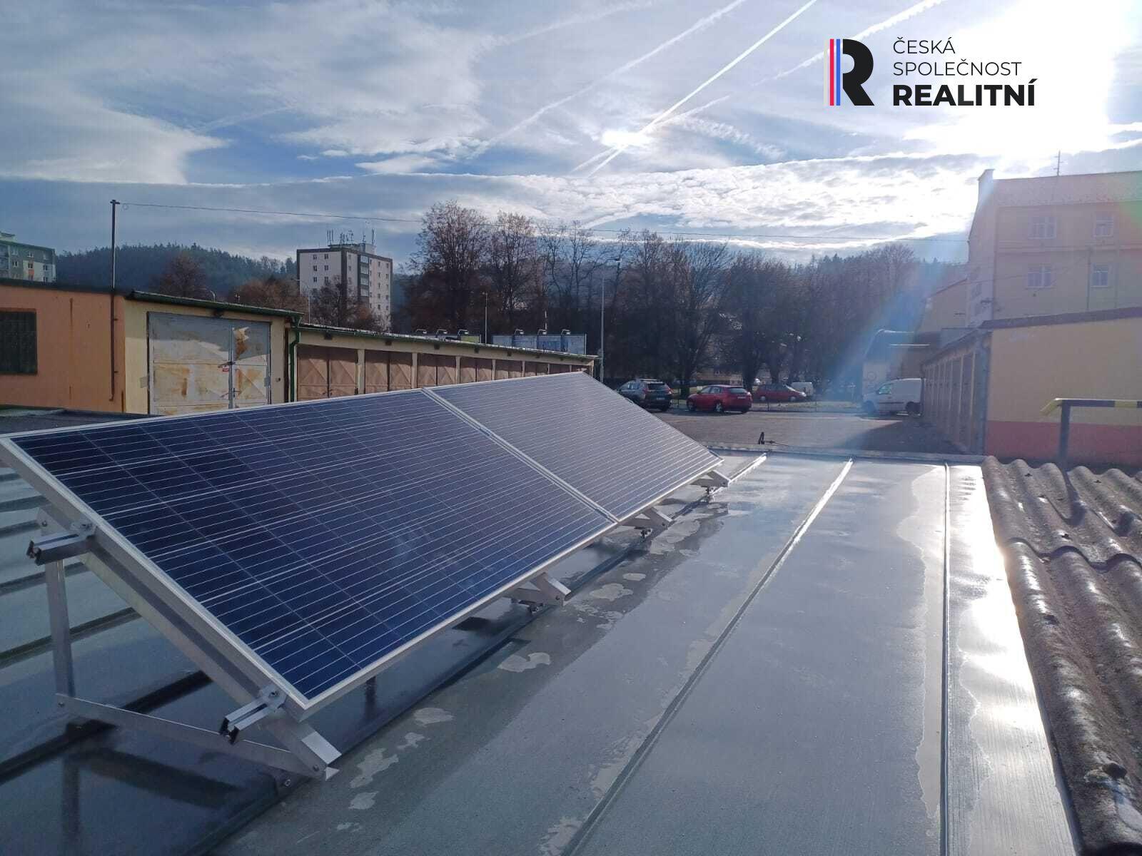 Prodej garáže v Tuhnicích s kamerovým systémem a solárními panely