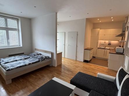Pronájem bytu, 1+kk, 35 m²