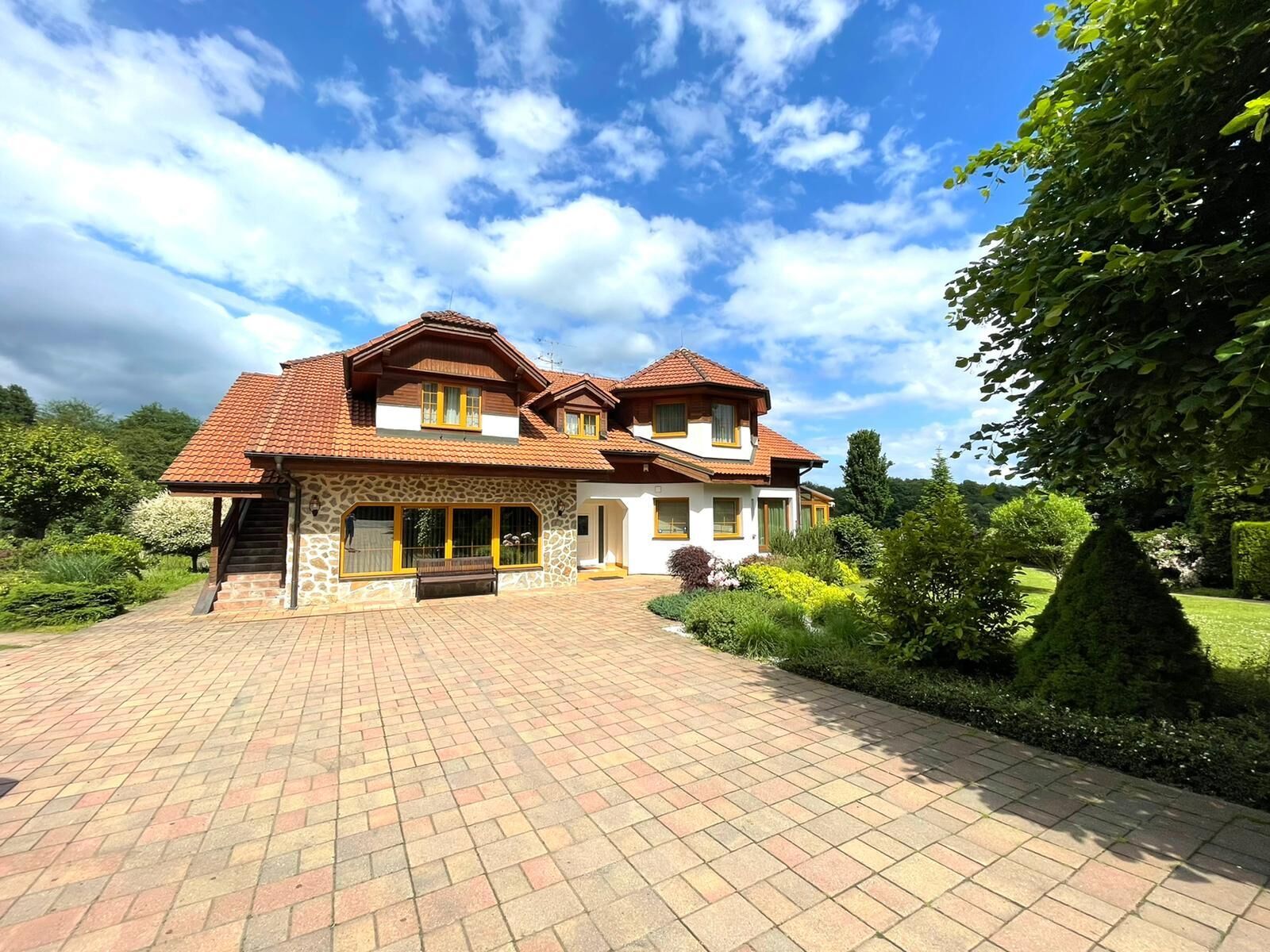 Penzion 550 m², Děpoltovice