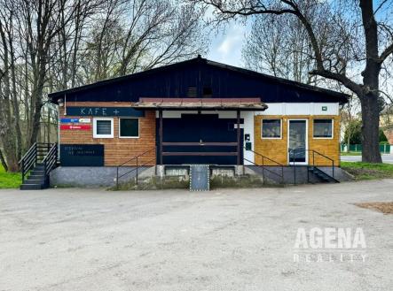 Pronájem - obchodní prostor, 230 m²