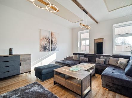 Prodej - nájemní dům, 715 m²