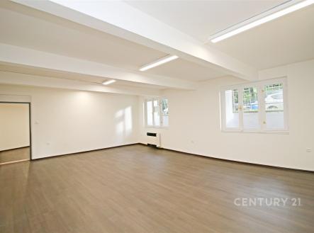 Pronájem kanceláře, 146 m²