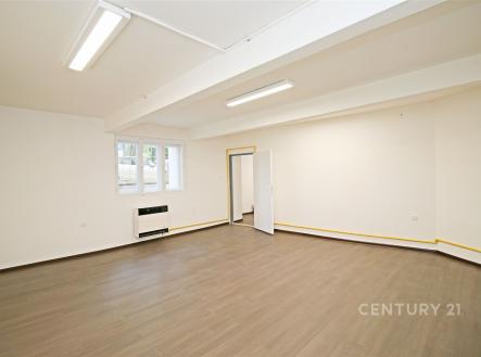 Pronájem kanceláře, 146 m²