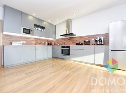 Pronájem bytu, 3+kk, 110 m²