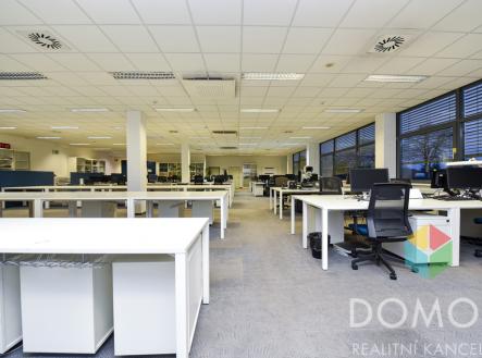 Pronájem kanceláře, 525 m²