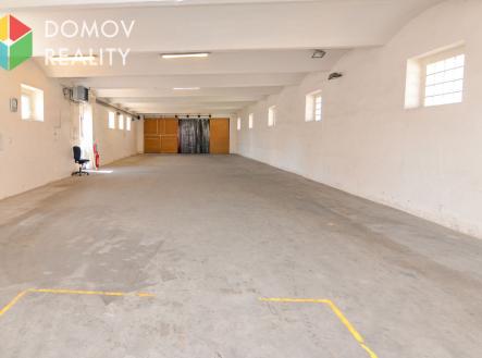 Pronájem skladovací prostor, 232 m²