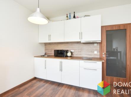 Pronájem bytu, 1+kk, 32 m²