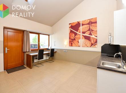 Pronájem bytu, 2+kk, 42 m²