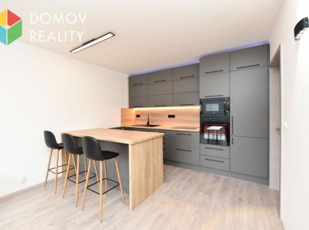 Pronájem bytu, 2+kk, 557 m²