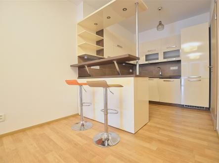 Pronájem bytu, 3+kk, 82 m²