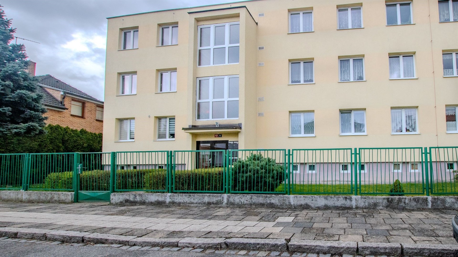 Pohled z ulice