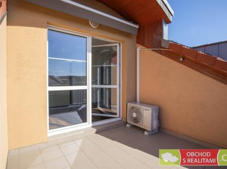 Pronájem bytu, 2+kk, 78 m²