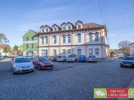 Prodej komerčního objektu, administrativní budova, 612 m²