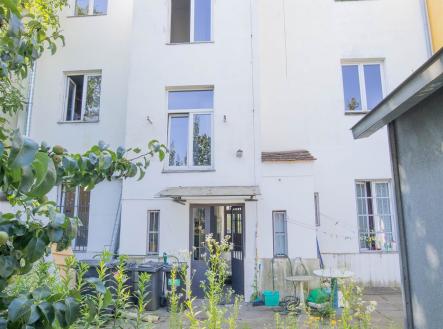 Prodej nájemního domu, 300 m²