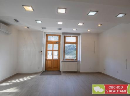 Pronájem obchodní prostor, 61 m²