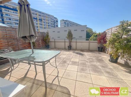 Pronájem bytu, 1+kk, 60 m²