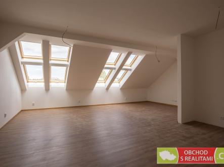 Pronájem bytu, garsoniéra, 63 m²
