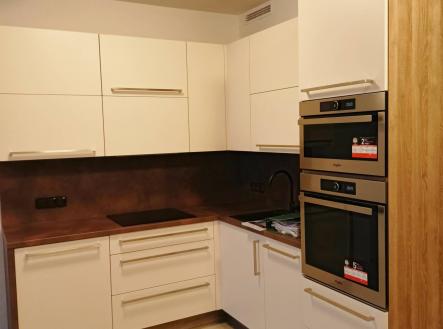 Pronájem bytu, 1+kk, 39 m²