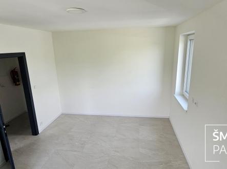 Pronájem bytu, 1+kk, 32 m²