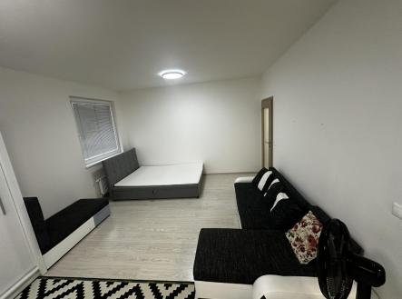Pronájem bytu, 1+kk, 35 m²