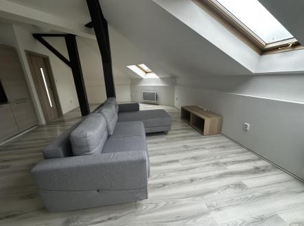 Pronájem bytu, 2+kk, 62 m²