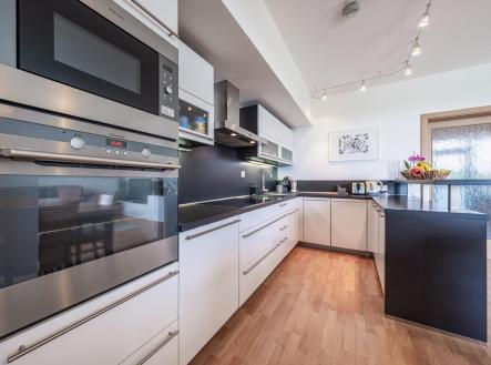 Pronájem bytu, 3+kk, 80 m²