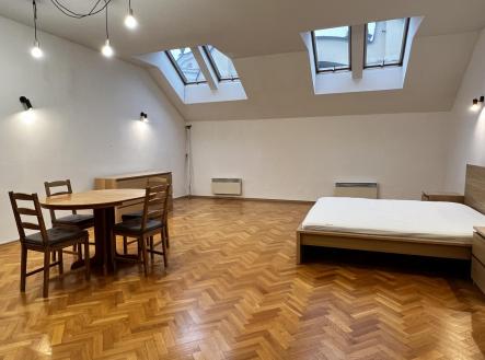 Pronájem bytu, 1+kk, 50 m²