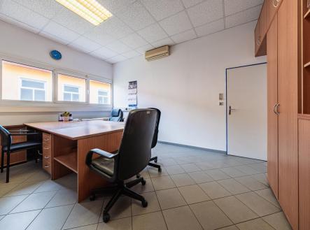 Pronájem kanceláře, 51 m²
