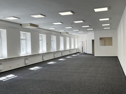 Pronájem kanceláře, 170 m²