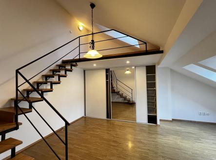 Pronájem bytu, 1+kk, 41 m²
