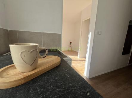 Pronájem bytu, 1+kk, 32 m²