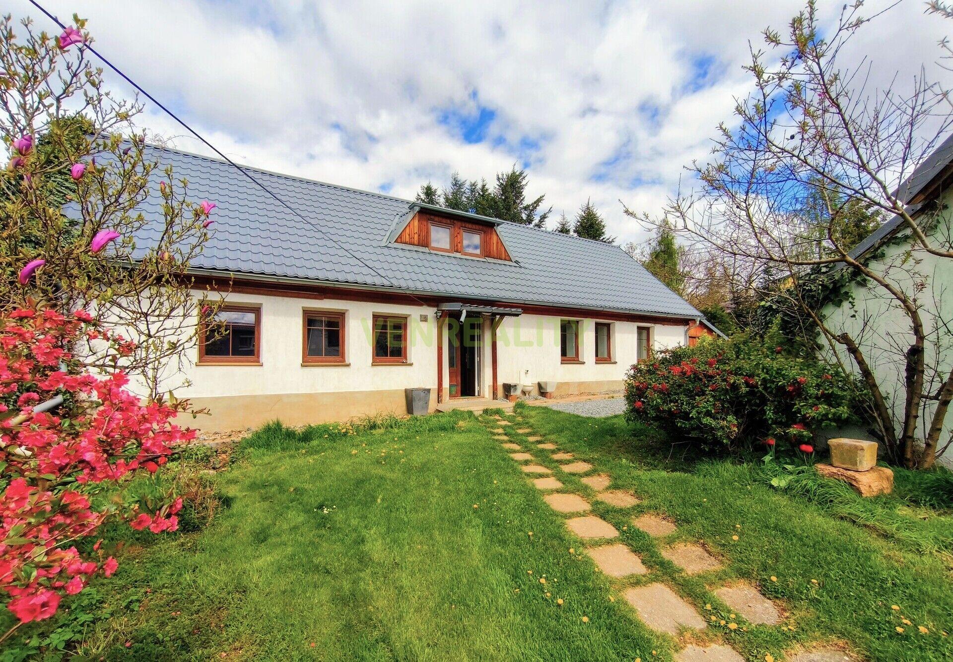 Prodej rodinného domu o dispozici 3+1, pozemek 1.069m2, obec Jíloviště