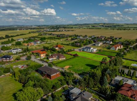 Prodej pozemku pro bydlení, 2 303 m²