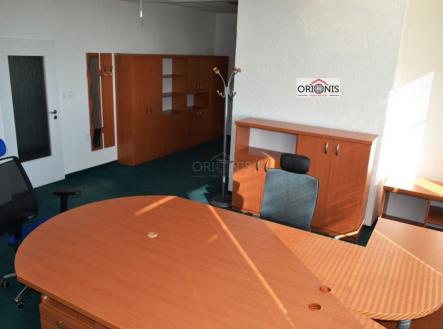 Pronájem kanceláře, 185 m²