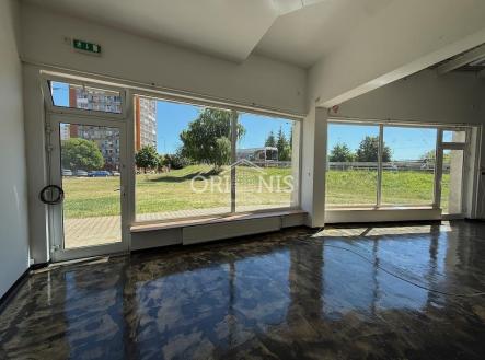 Pronájem - obchodní prostor, 189 m²