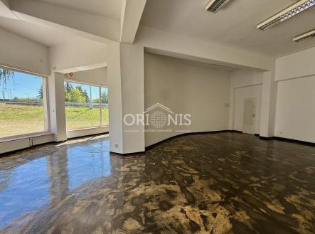 Pronájem - obchodní prostor, 70 m²