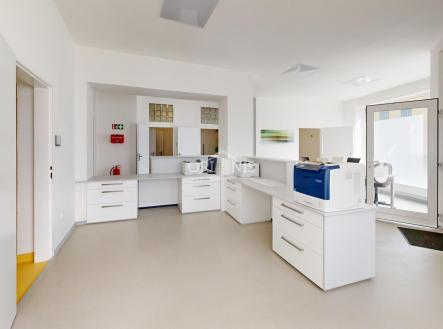 Prodej komerčního objektu, administrativní budova, 1 835 m²