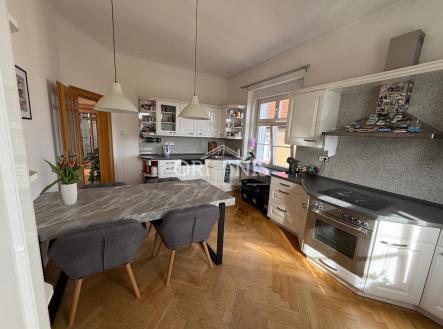 Pronájem bytu, 4+1, 135 m²