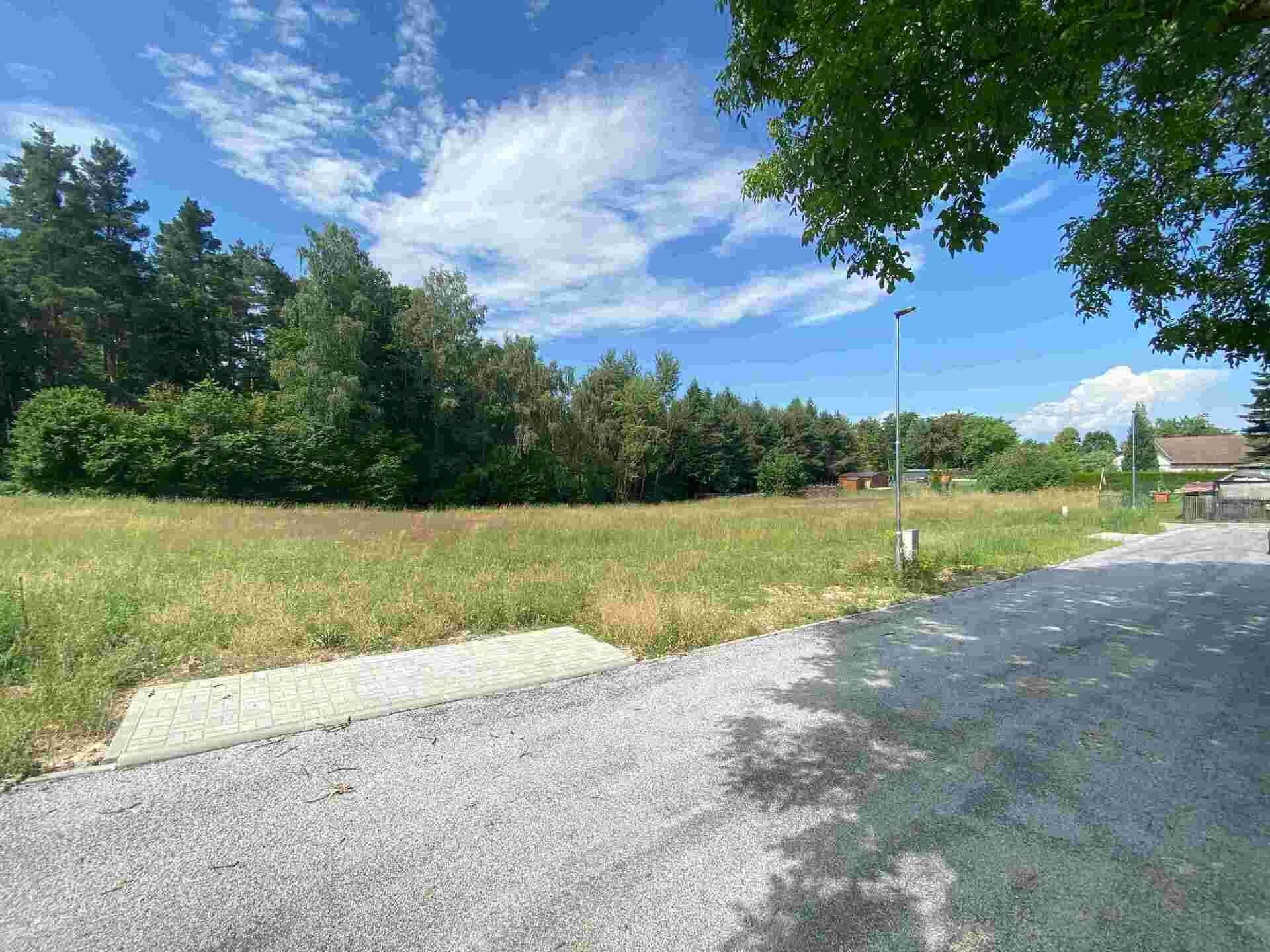 Prodej pozemku Dobrkovská Lhotka