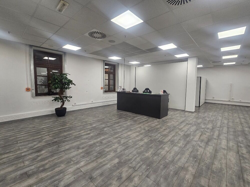 Nabízíme k pronájmu nebytové prostory v historickém centru vhodné pro salon, kliniku