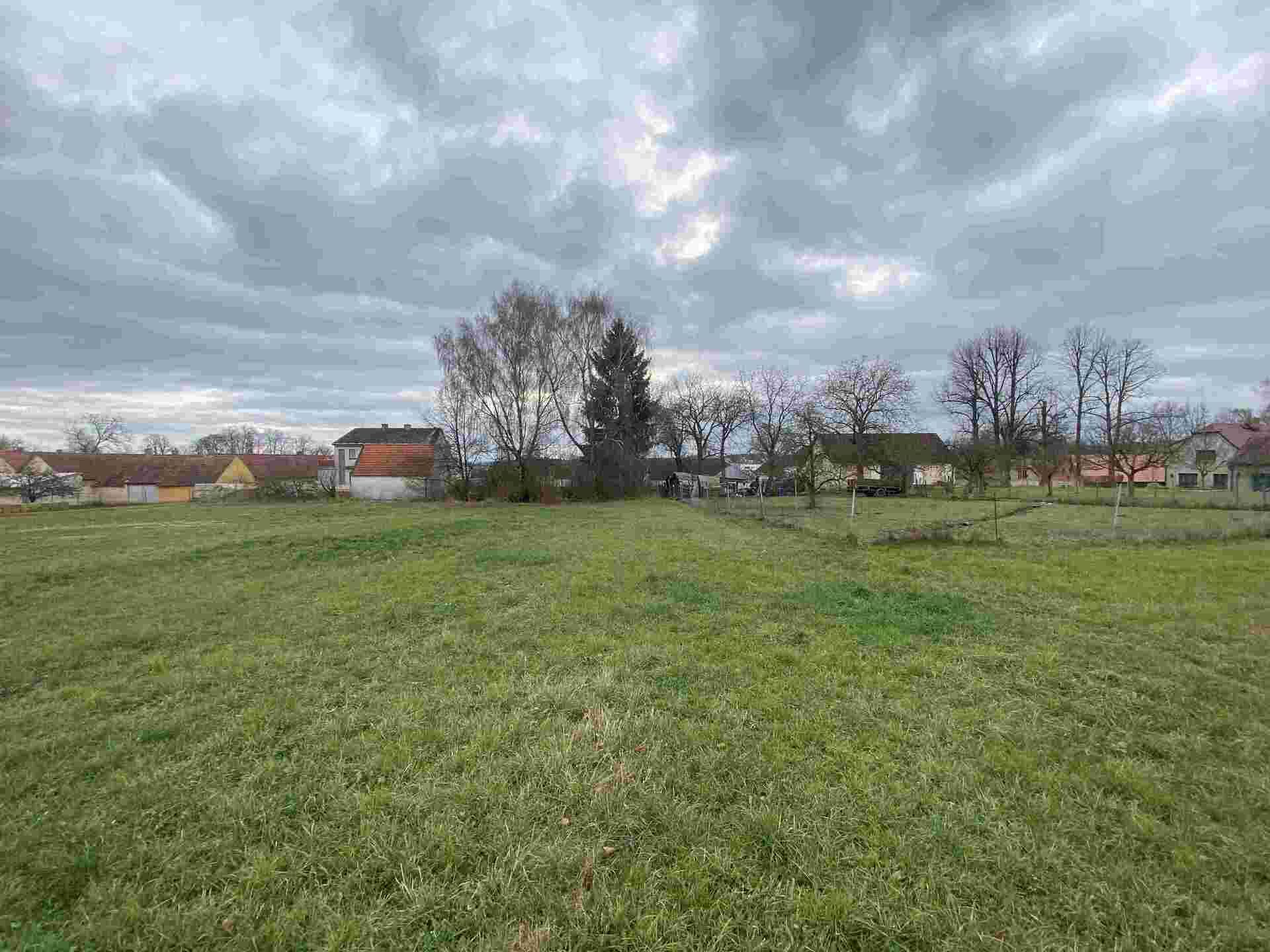 Prodej pozemku Dolní Bukovsko