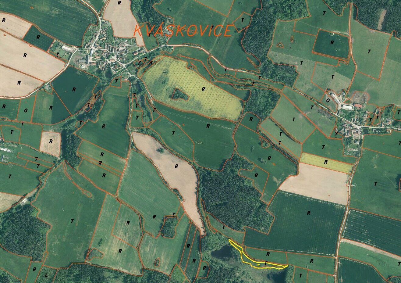 Prodej pozemku Kváskovice