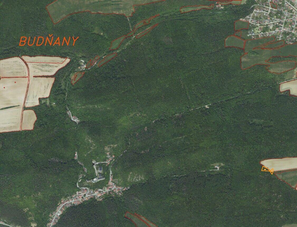 Prodej pozemků Budňany, městys Karlštejn