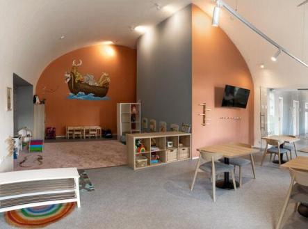 Pronájem obchodní prostor, 352 m²